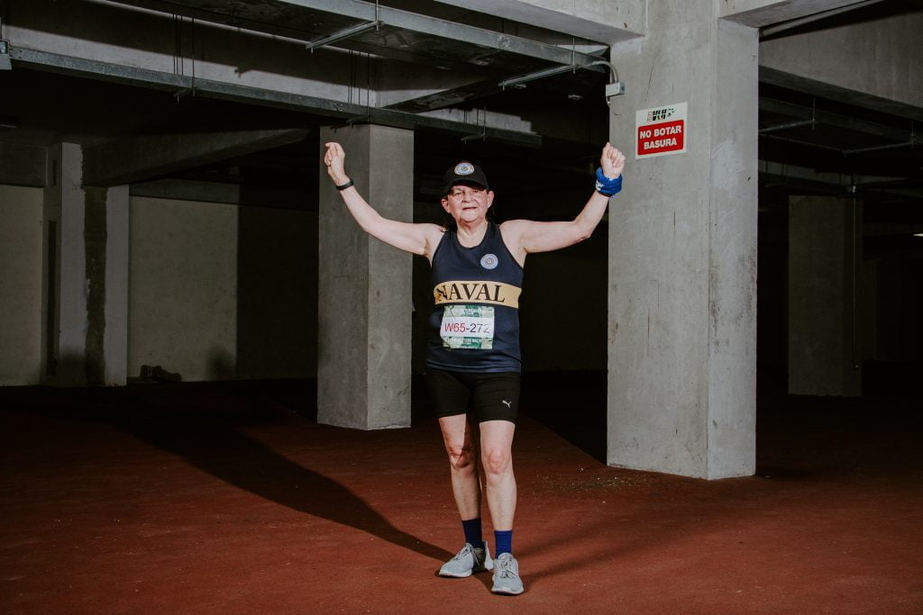 Nery Dawson, categoría 65, animó la competencia de los 5 mil metros planos. (Foto: Chachy Albán).