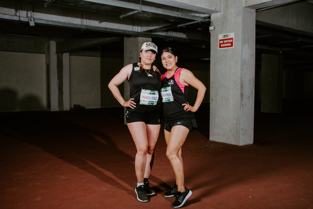 Isabel Martínez y Manuela Cachique del club Willpower.  (Foto: Chachy Albán).