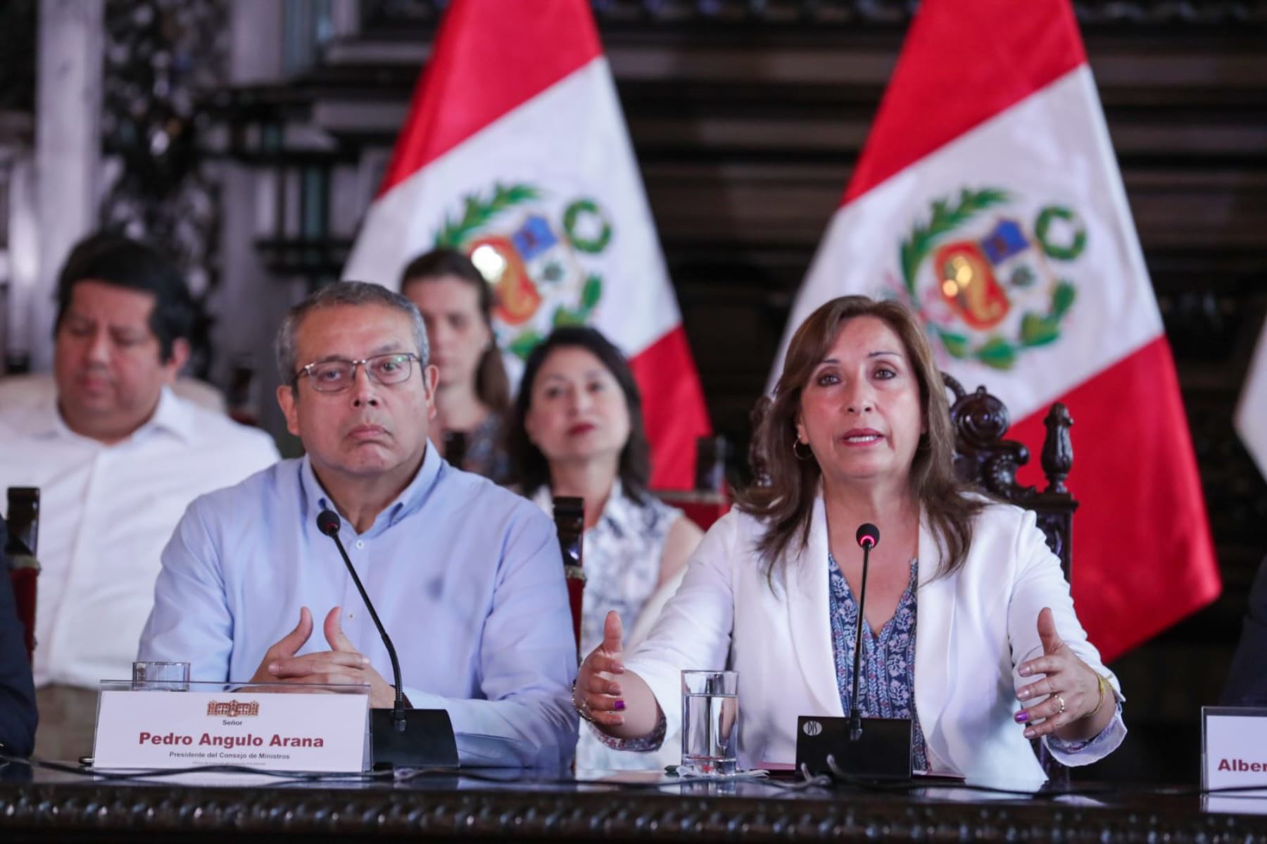 Presidente Dina Boluarte ofrece una conferencia de prensa.