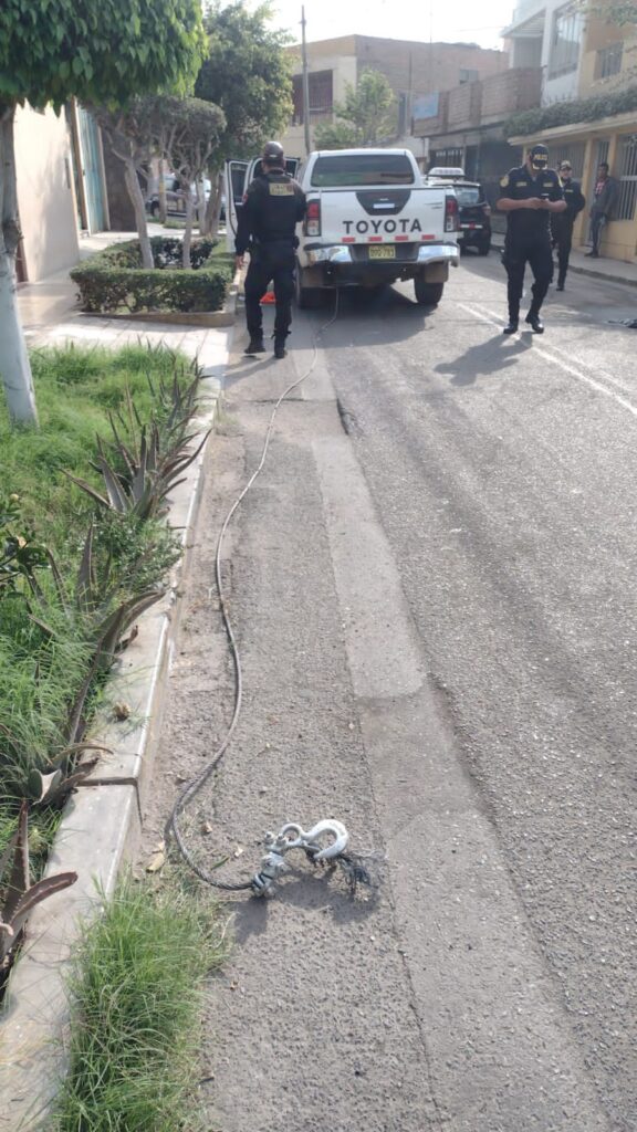 Se presume que la camioneta fue robada en Lima y es empleada en asaltos en Trujillo.