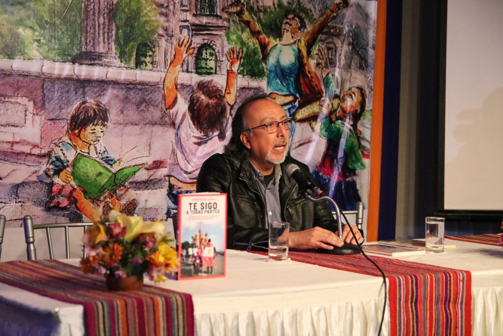 En el 2019, Jara publicó el libro Te sigo a todas partes/ Así nos robaron. (Foto: Facebook del escritor).