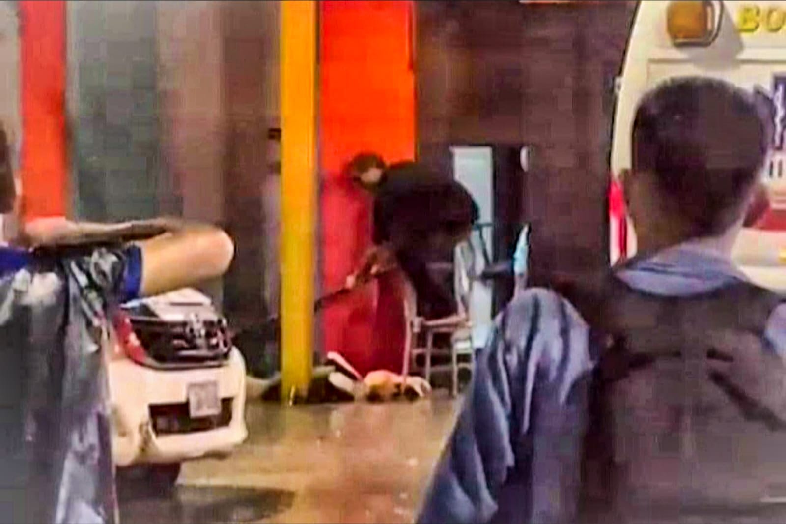 Chiclayo: hombre de 33 años muere electrocutado a causa de las lluvias Chiclayo. El ciclón Yaku sigue causado muertes y destrozos en todo el litoral peruano.