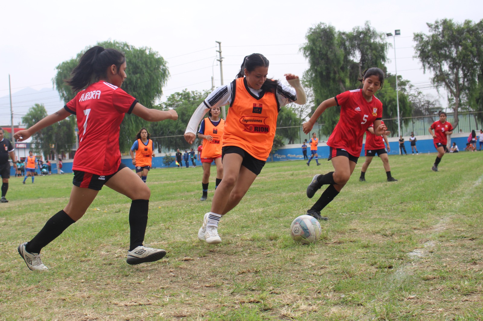 Con gran participación de 16 equipos, se llevó a cabo la ceremonia de inauguración del primer Campeonato Interescolar de Fútbol Femenino - 2023 Promesas Trujillanas, una colorida y simbólica celebración repleta de alegorías