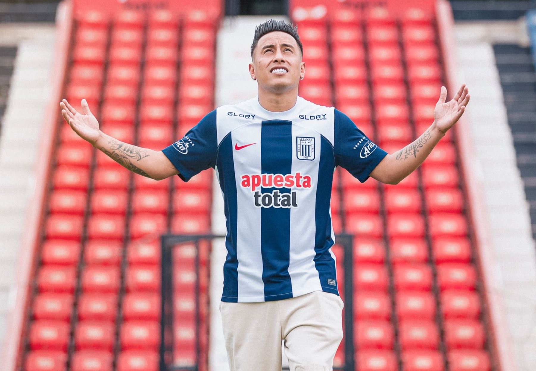 Comando Svr a Cueva: “Tienes el mejor sueldo del plantel y ni si quiera puedes comprometerte” La interna de Alianza ha sido afectada por la inesperada ausencia del futbolista Christian Cueva en los entrenamientos del día 3 de julio. La noticia ha afectado tanto al club como a los seguidores del equipo, ya que no se realizó una coordinación previa sobre su ausencia.
