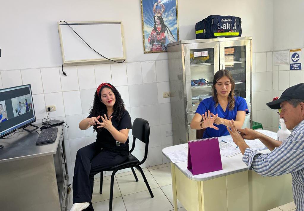 El Gobernador Regional de La Libertad, César Acuña Peralta, informó un importante paso en el sector de la salud con una gran iniciativa: la adquisición de equipamiento informático de vanguardia para 268 establecimientos médicos públicos distribuidos en las 12 provincias de la región.