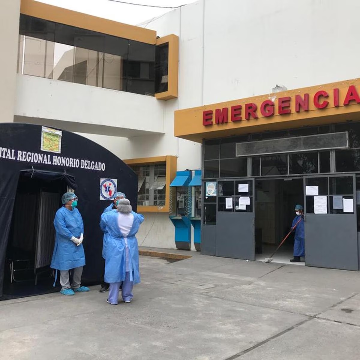 Arequipa: fallece paciente diagnosticada con rabia humana A las 5:45 horas de este miércoles 18 de setiembre, lamentablemente, la paciente de 54 años que había sido admitida en emergencia el pasado 12 de octubre en el Hospital Honorio Delgado Espinoza con diagnóstico de rabia humana, perdió la batalla en la Unidad de Cuidados Intensivos.