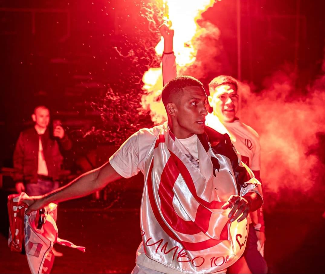 En un comunicado oficial emitido hoy, la Federación Peruana de Fútbol ha informado que la Comisión Disciplinaria ha iniciado una investigación exhaustiva sobre los incidentes ocurridos en el estadio Matute después de la emocionante final de la Liga1 entre Alianza Lima y Universitario.