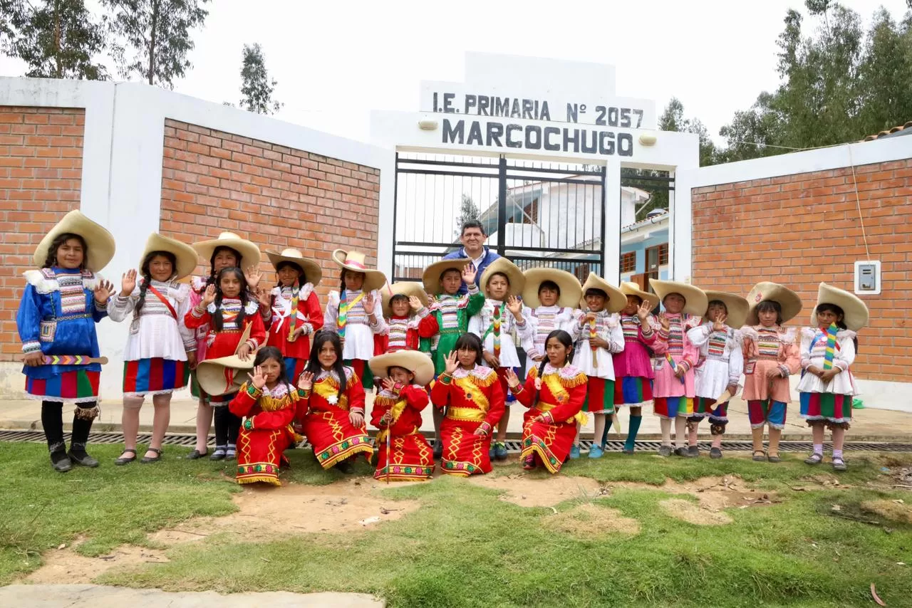 Gobierno Regional La Libertad consigue en donación terrenos de tres colegios para sus modernizaciones. Instituciones educativas se ubican en la provincia de Sánchez Carrión.