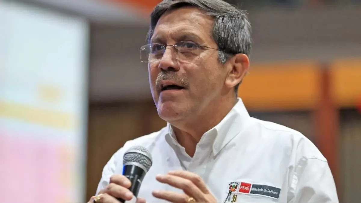 El ministro de Defensa, Jorge Chávez Cresta, declaró que el reciente ataque a la minera Poderosa en Pataz “va más allá de la delincuencia”, describiéndolo como “un acto de terrorismo”.