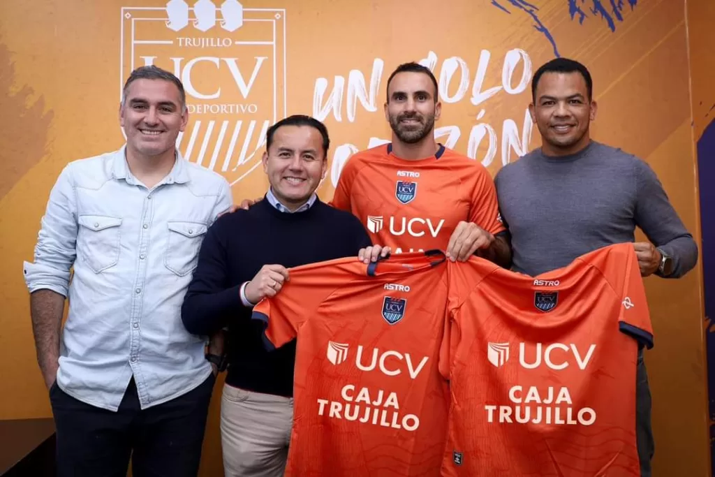 La directiva de Vallejo presenta a su refuerzo José Carvallo. 