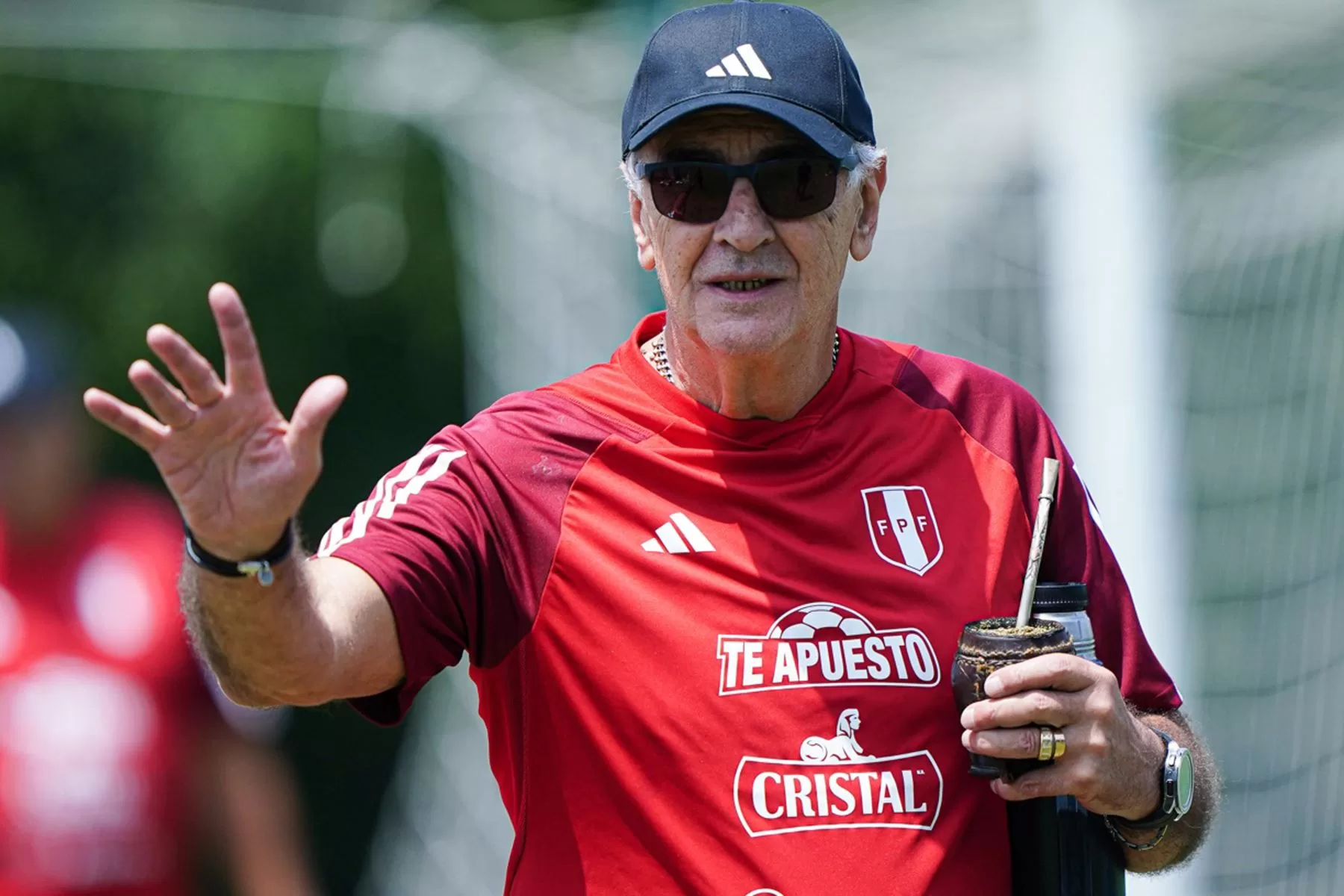El técnico de la selección peruana, Jorge Fossati, hace un enérgico llamado a centrar esfuerzos en la rápida intervención quirúrgica para Christian Cueva.
