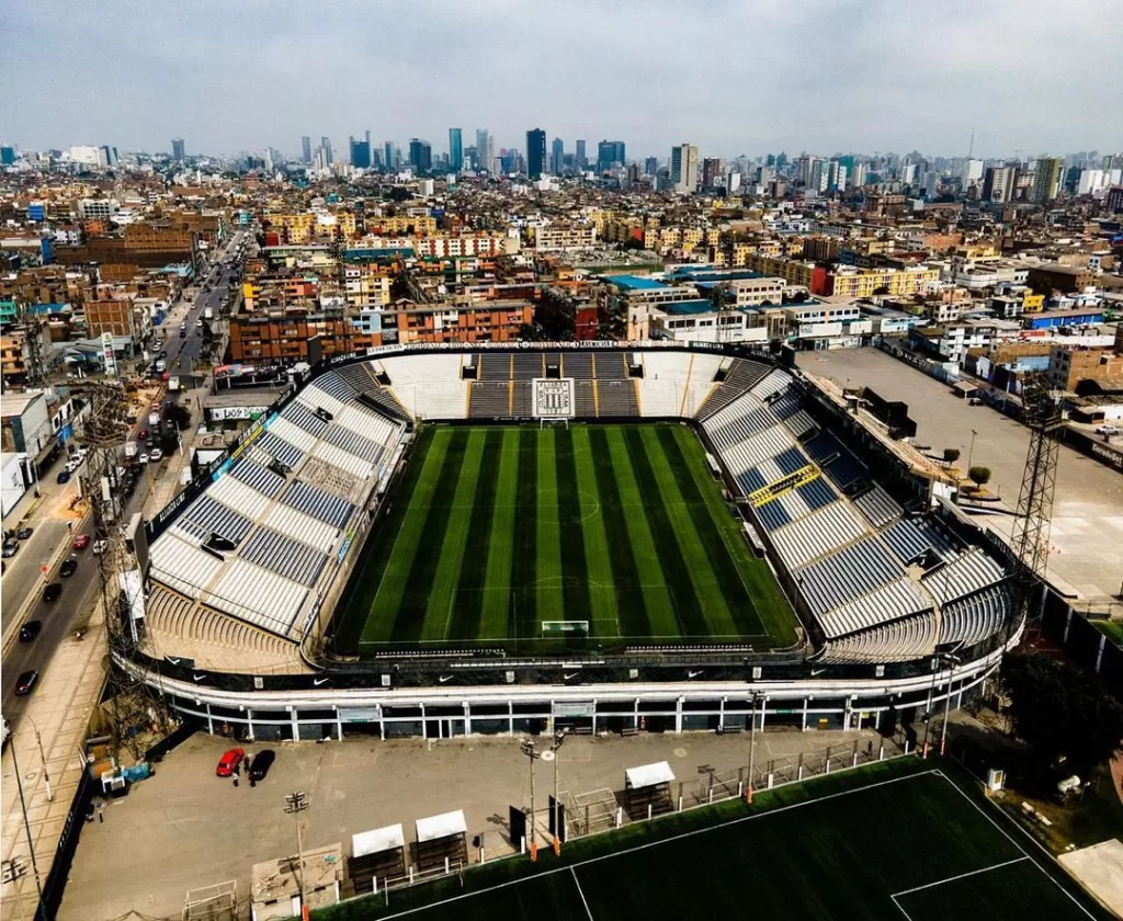 Alianza Lima busca jugar de local en su estadio lo más pronto posible.