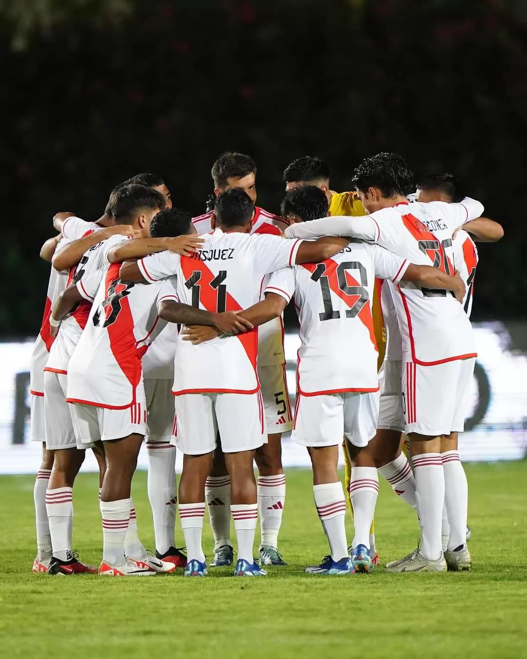 Decisivo duelo de la Sub-23 de Perú: el equipo de ‘Chemo’ mide fuerzas ante la Uruguay de Bielsa Perú y Uruguay chocan desde las 3:00 p.m. en un decisivo duelo por el Grupo B del Preolímpico Sub-23. Los de ‘Chemo’ deben ganar para soñar con el cuadrangular final.