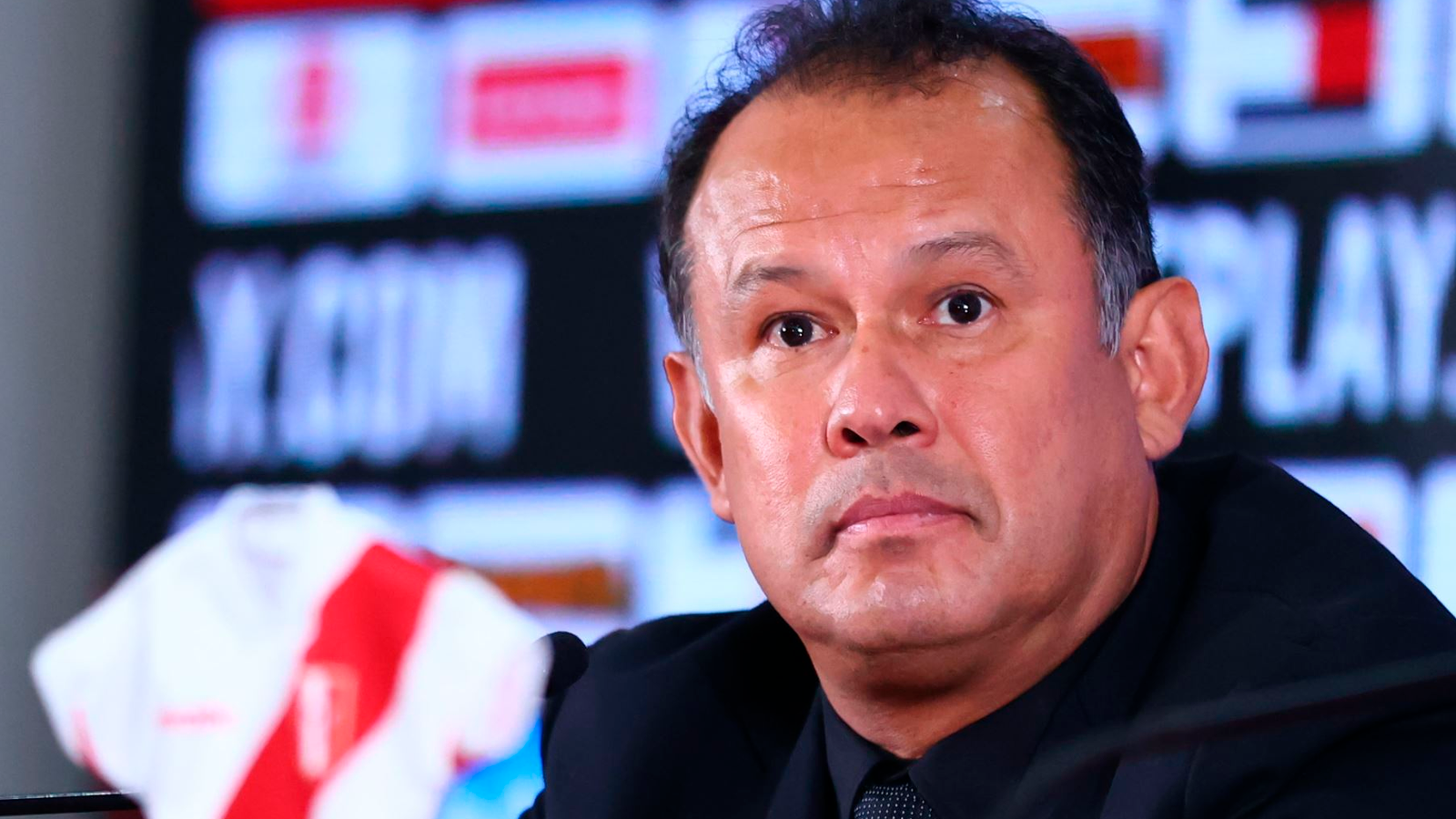 “No se respetó el proceso”: Reynoso rompe su silencio Juan Reynoso, exentrenador de la Selección Peruana de Fútbol, afirmó que no se respetó su proceso y descartó que su salida de la Videna “No fue por un tema económico”.