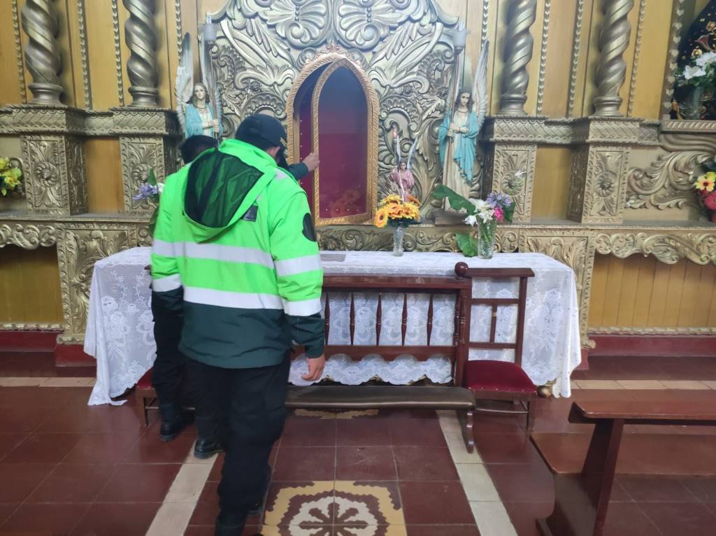 Profanacion-en-iglesia-de-Santiago-de-Chuco-2