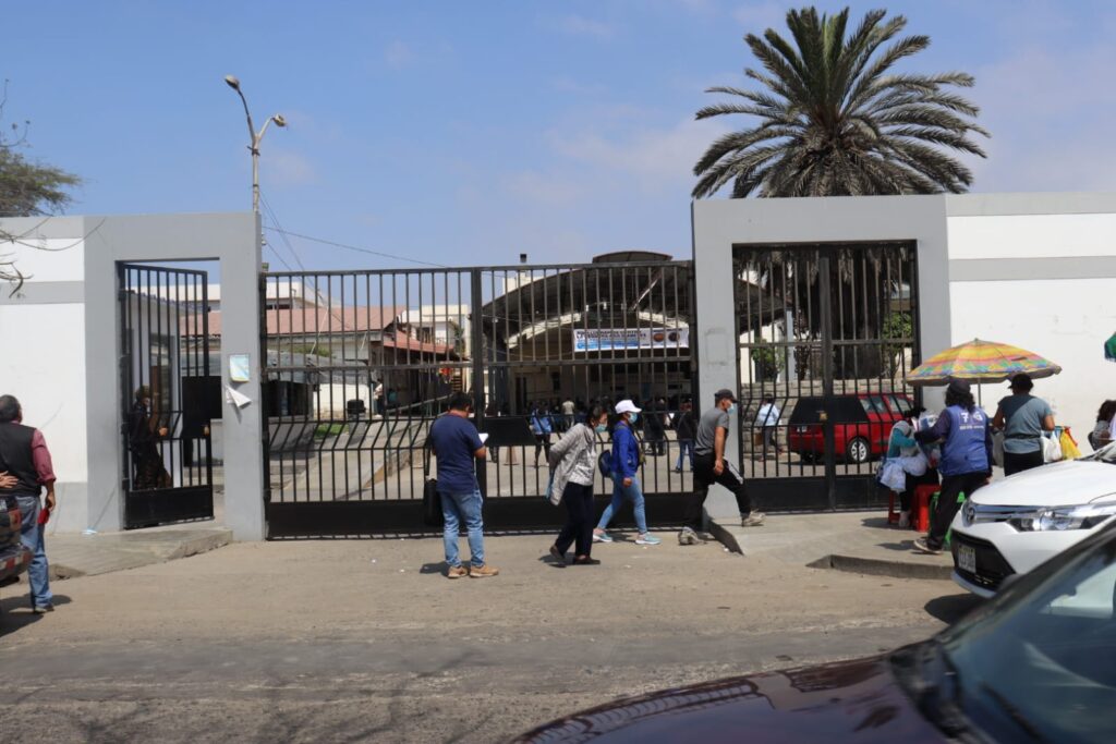 Uno de los asaltantes resultó herido de bala y fue trasladado al Hospital Regional de Trujillo. 