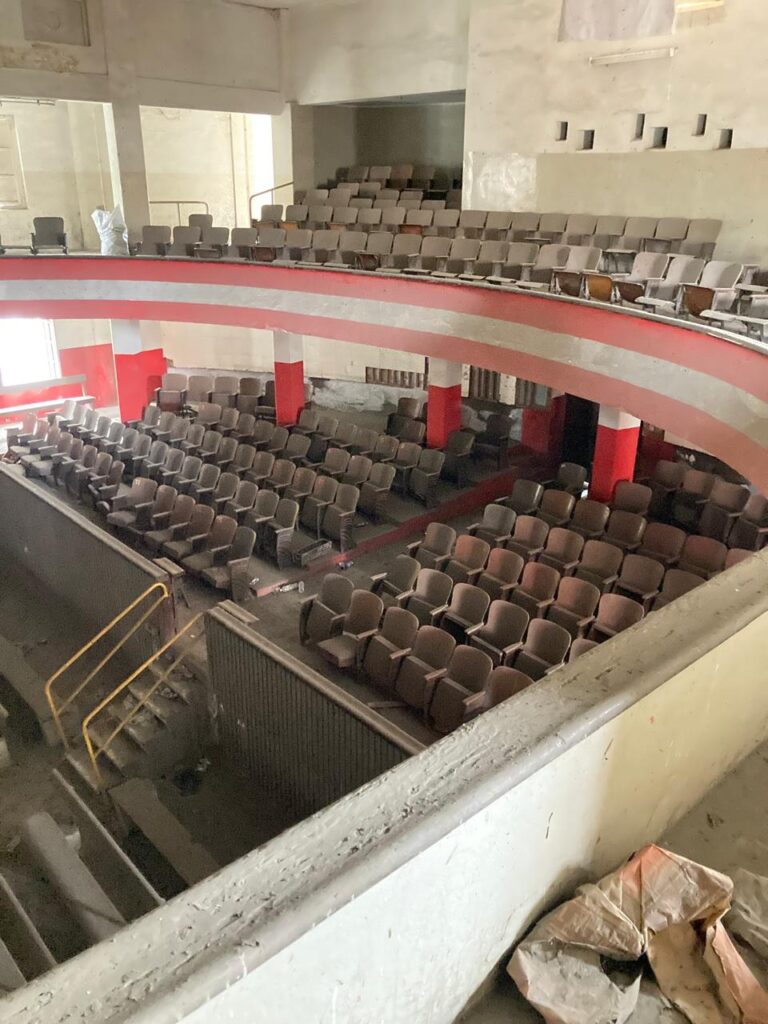 Cine Casa Grande.
