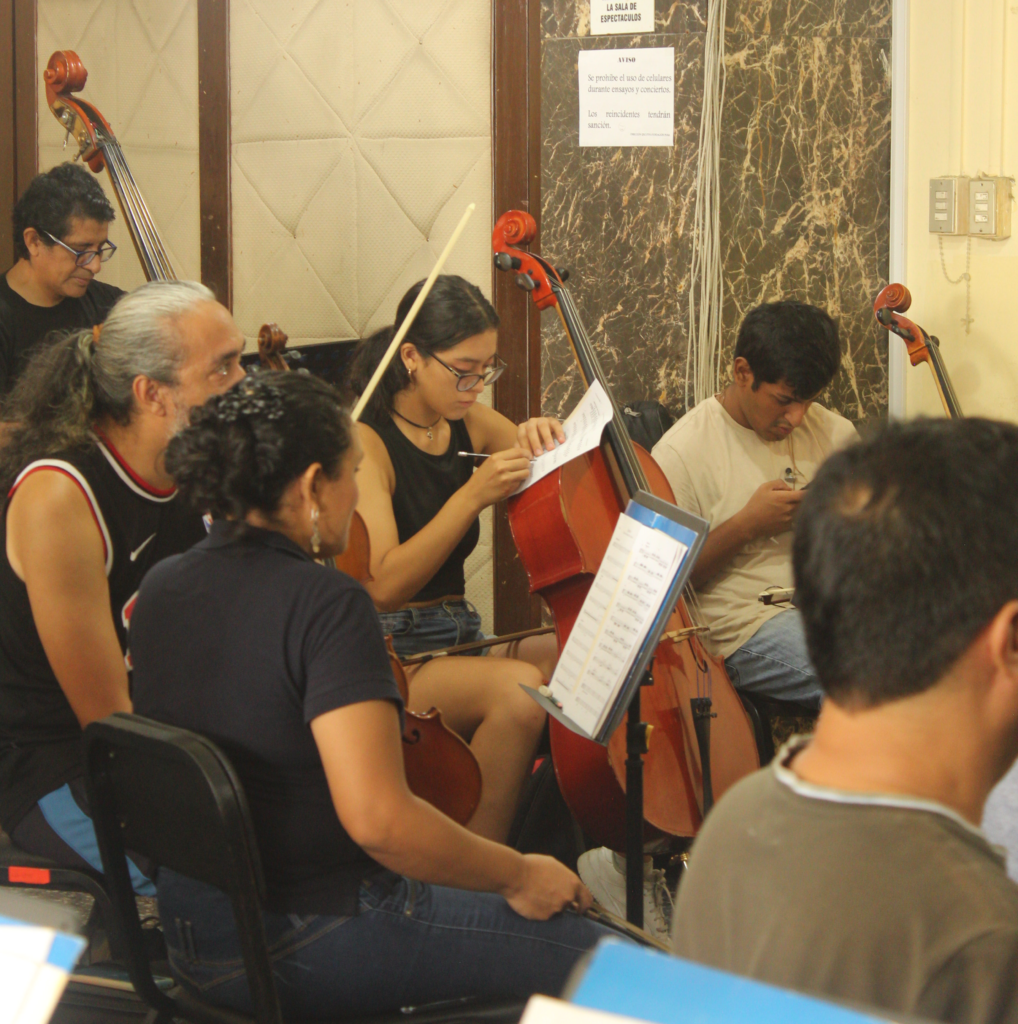 Delia Pérez Esparza, Piura,