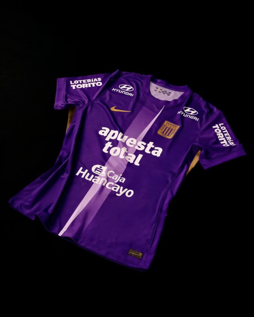 La nueva camiseta morada de Alianza Lima se usará en el mes de octubre en homenaje al Señor de los Milagros.