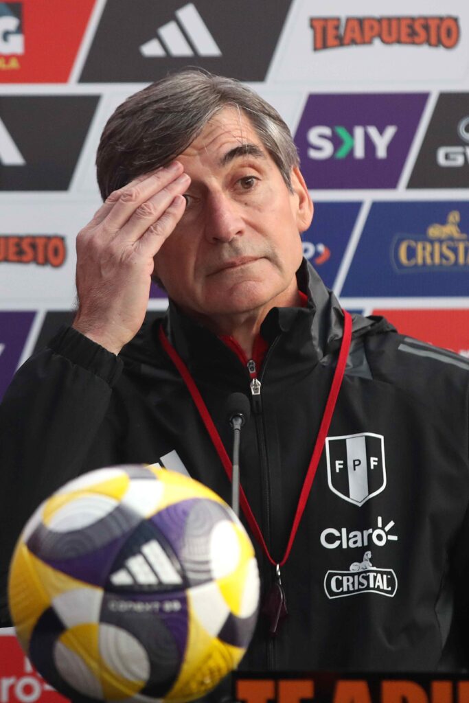 Oscar Ibáñez acabó su ciclo al frente de la selección peruana. 