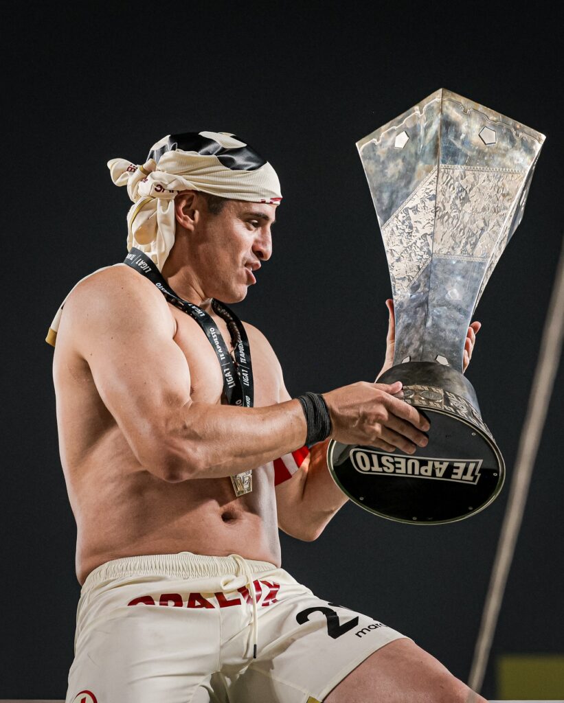 Aldo Corzo festeja el tricampeonato de la 'U' de la Liga1 2025. 