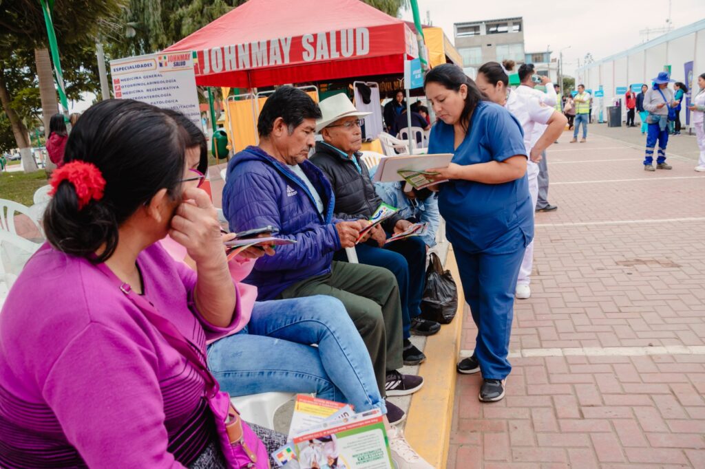 El Ministerio de Salud insta a la población a vacunarse contra la influenza AH3N2 para protegerse.