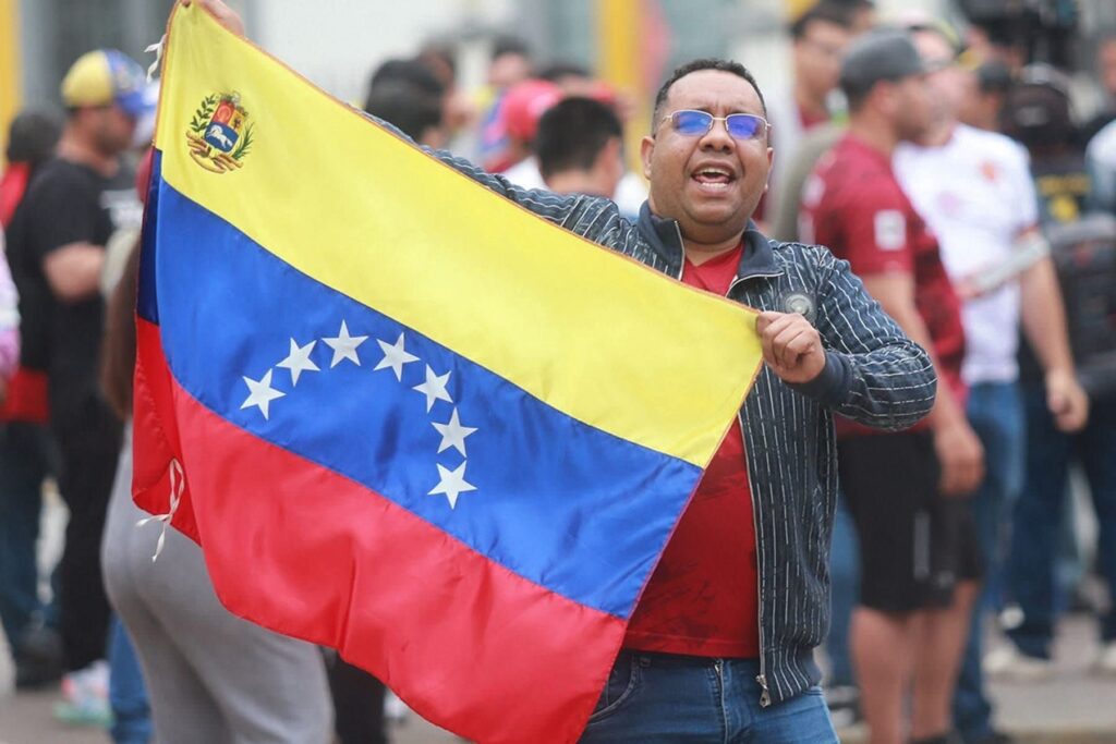 Maduro, Venezuela. Venezolano celebra en Perú la captura de su presidente. 