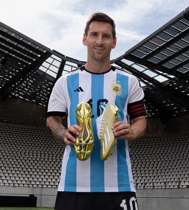Messi, fútbol, Adidas. 